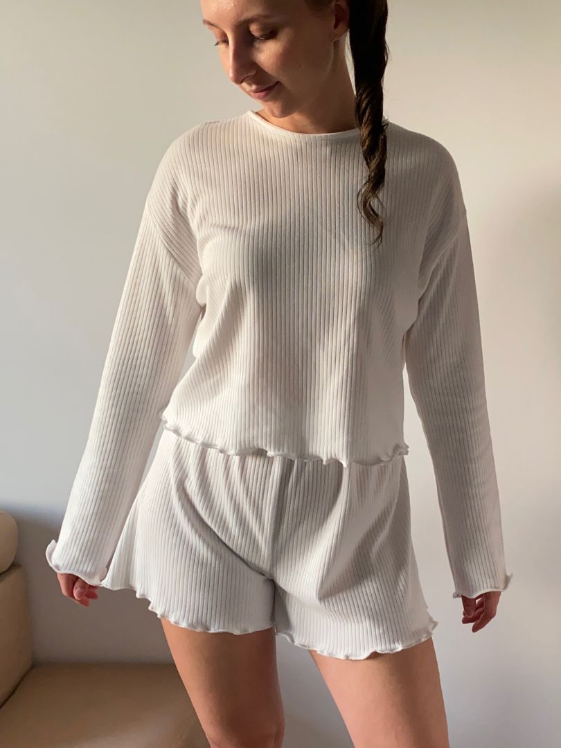 Biała piżama bawełniana z długim rękawem – Estuyo