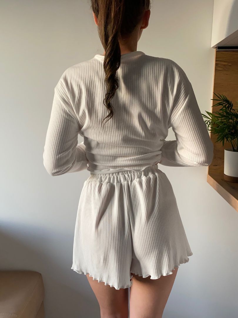 Biała piżama bawełniana z długim rękawem – Estuyo